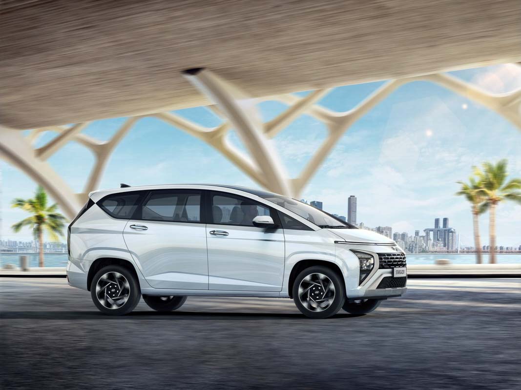 Hyundai Stargazer và Suzuki Ertiga Hybrid