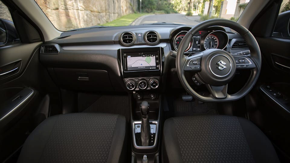 Suzuki Swift và Hyundai i10