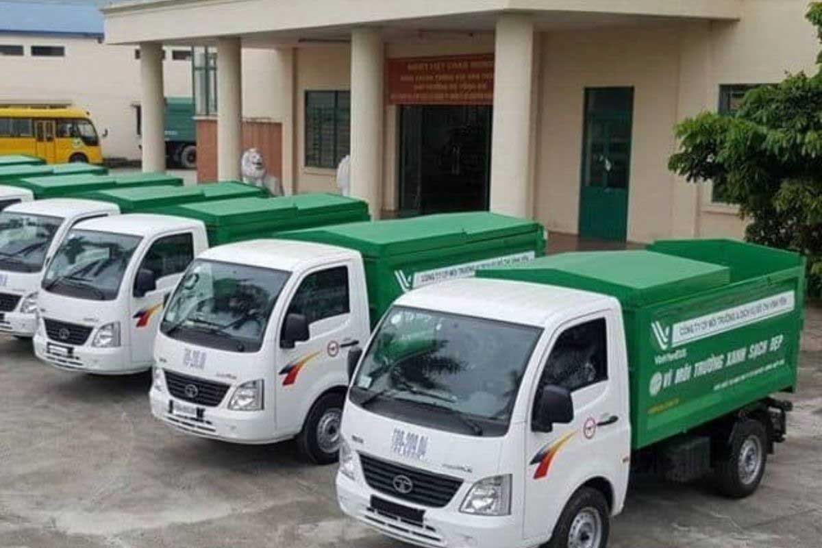 Xe chở rác chuyên dụng trong thành phố