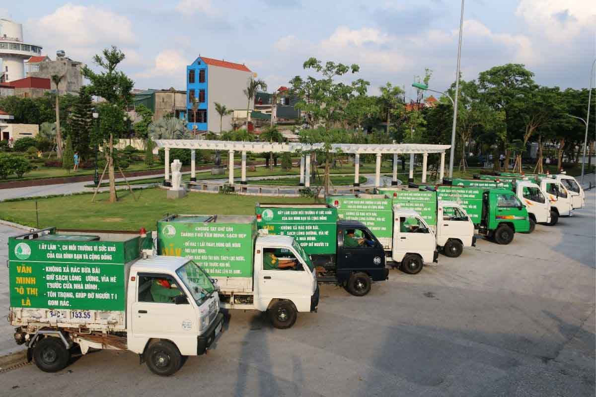 Xe chở rác chuyên dụng trong thành phố