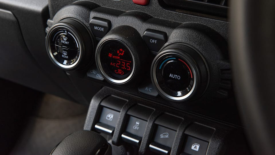Suzuki Jimny 3 cửa