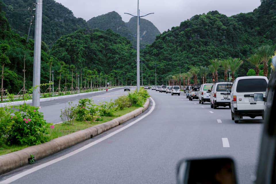 Xe tải chạy giờ cấm