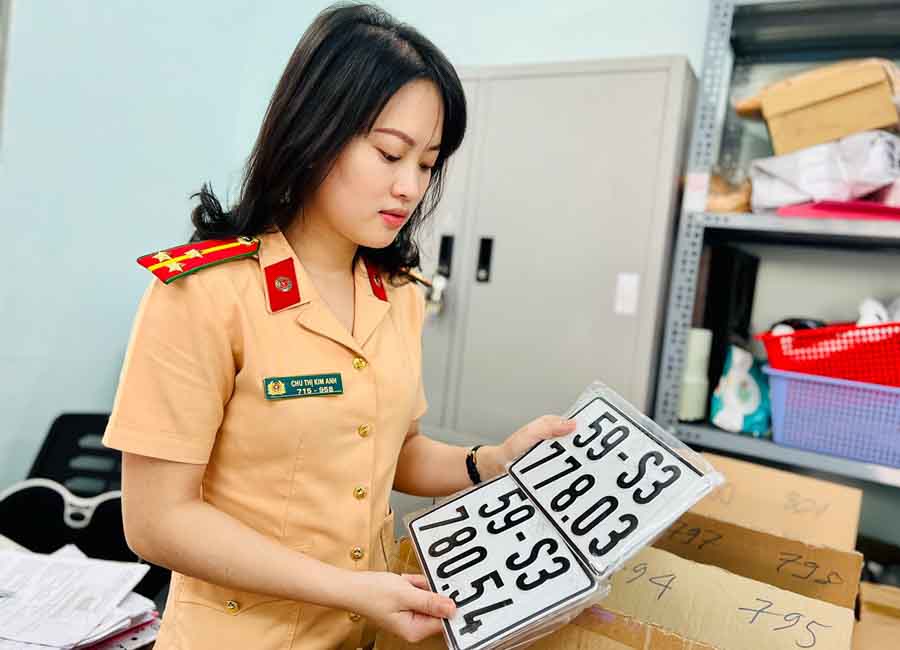 Biển số định danh