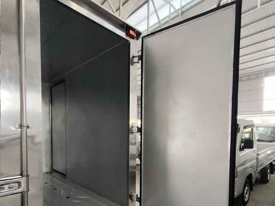 Đánh giá Suzuki Carry Pro thùng kín 750kg