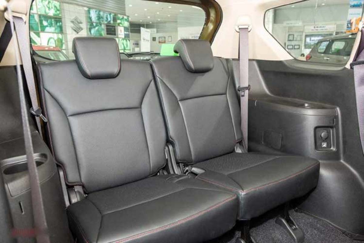 Nên mua Suzuki Ertiga Hybrid hay Suzuki XL7