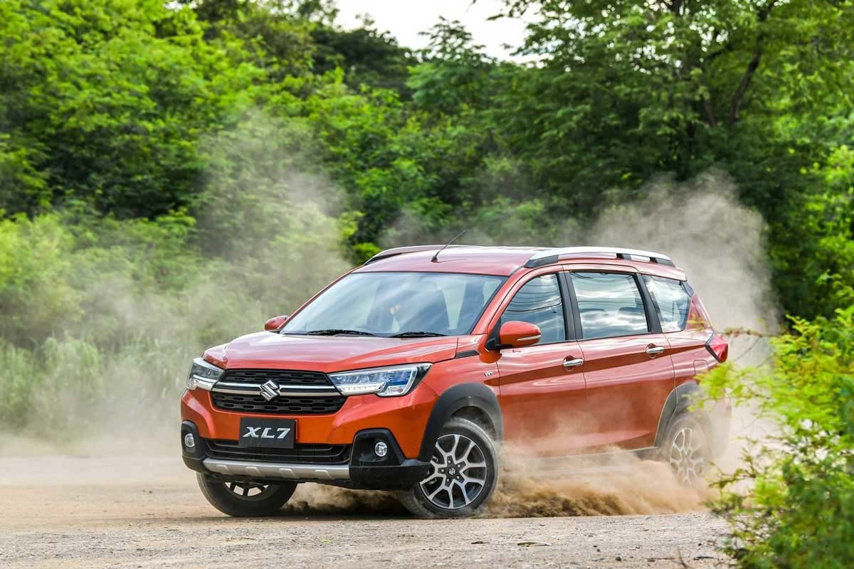 Nên mua Suzuki Ertiga Hybrid hay Suzuki XL7