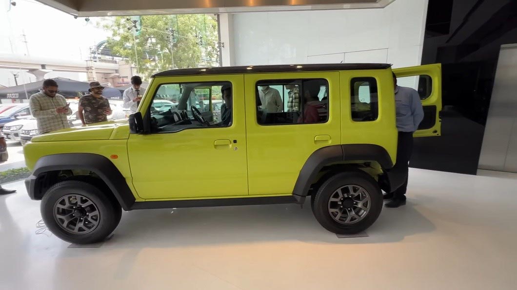 Suzuki Jimny 5 cửa và Suzuki Jimny 3 cửa
