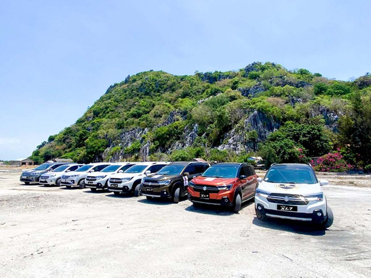 Suzuki XL7 SUV 7 chỗ