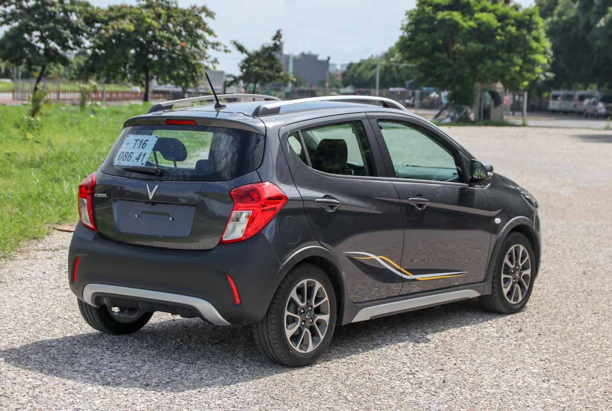 Suzuki Celerio và Vinfast Fadil 2