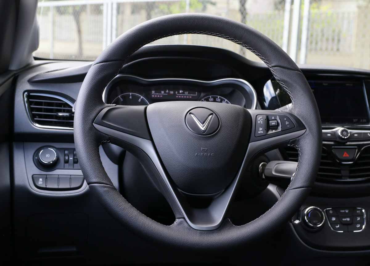 Suzuki Celerio và Vinfast Fadil