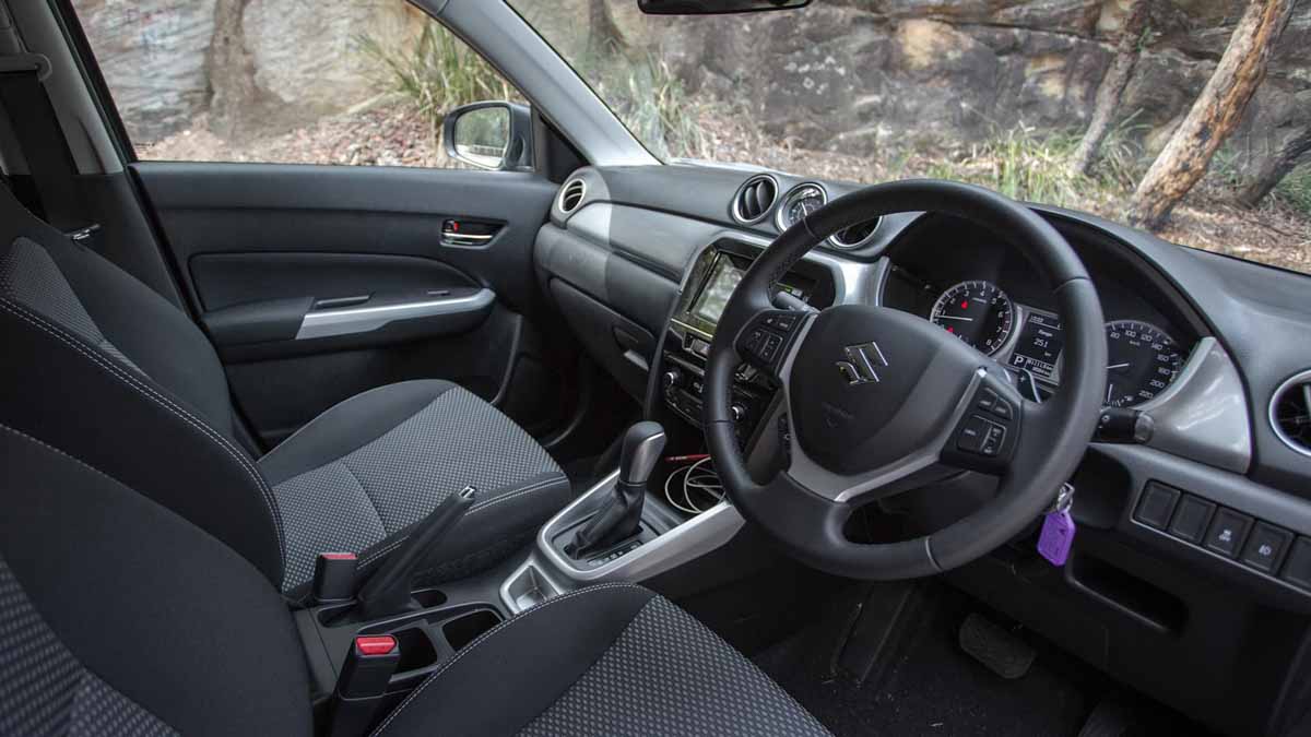 Suzuki Vitara và Hyundai Kona