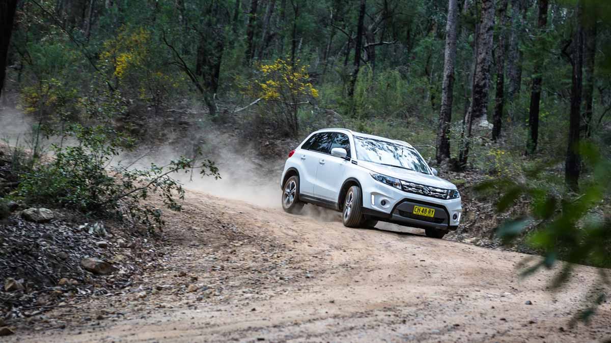 Suzuki Vitara và Hyundai Kona