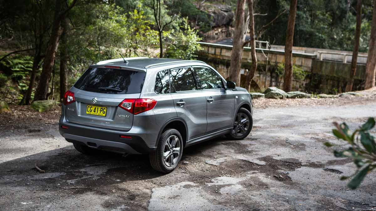Suzuki Vitara và Hyundai Kona