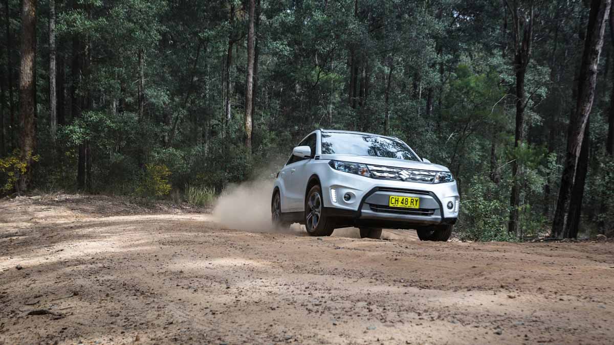 Suzuki Vitara và Hyundai Kona