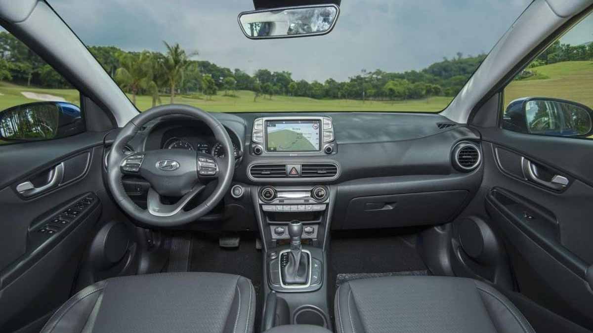 Suzuki Vitara và Hyundai Kona