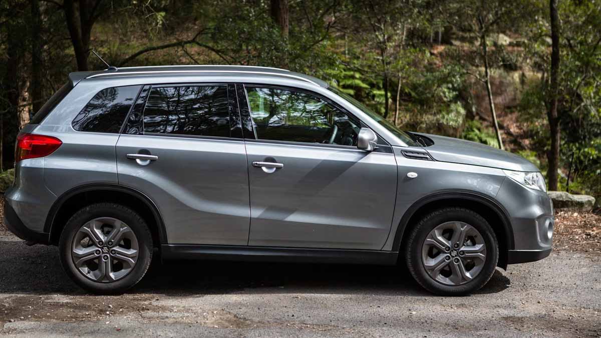 Suzuki Vitara và Peugeot 208