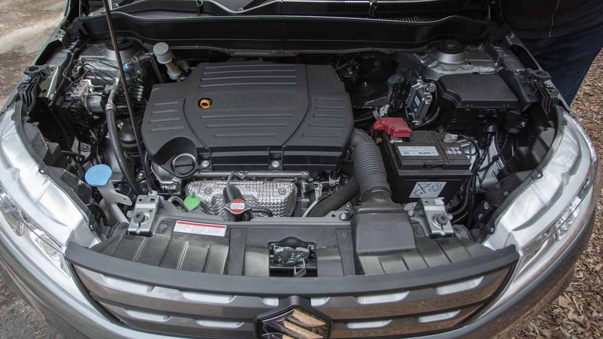 Suzuki Vitara và Peugeot 208