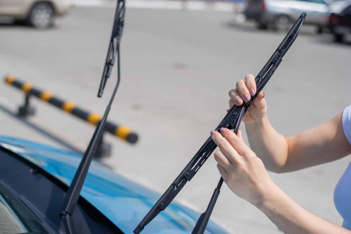 5 nguyên nhân cần gạt mưa ô tô hoạt động không hiệu quả