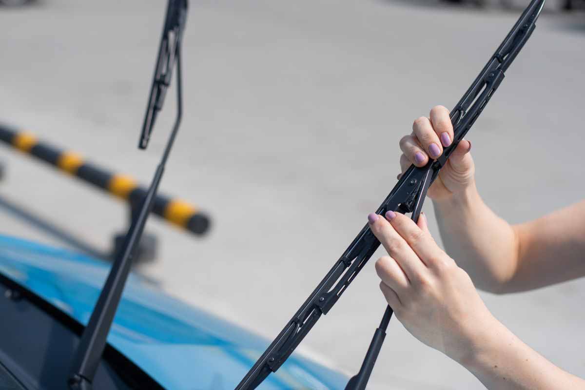 5 nguyên nhân cần gạt mưa ô tô hoạt động không hiệu quả