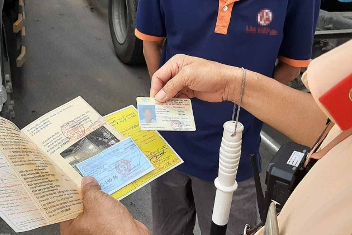 tự ý thay đổi màu sơn xe ô tô
