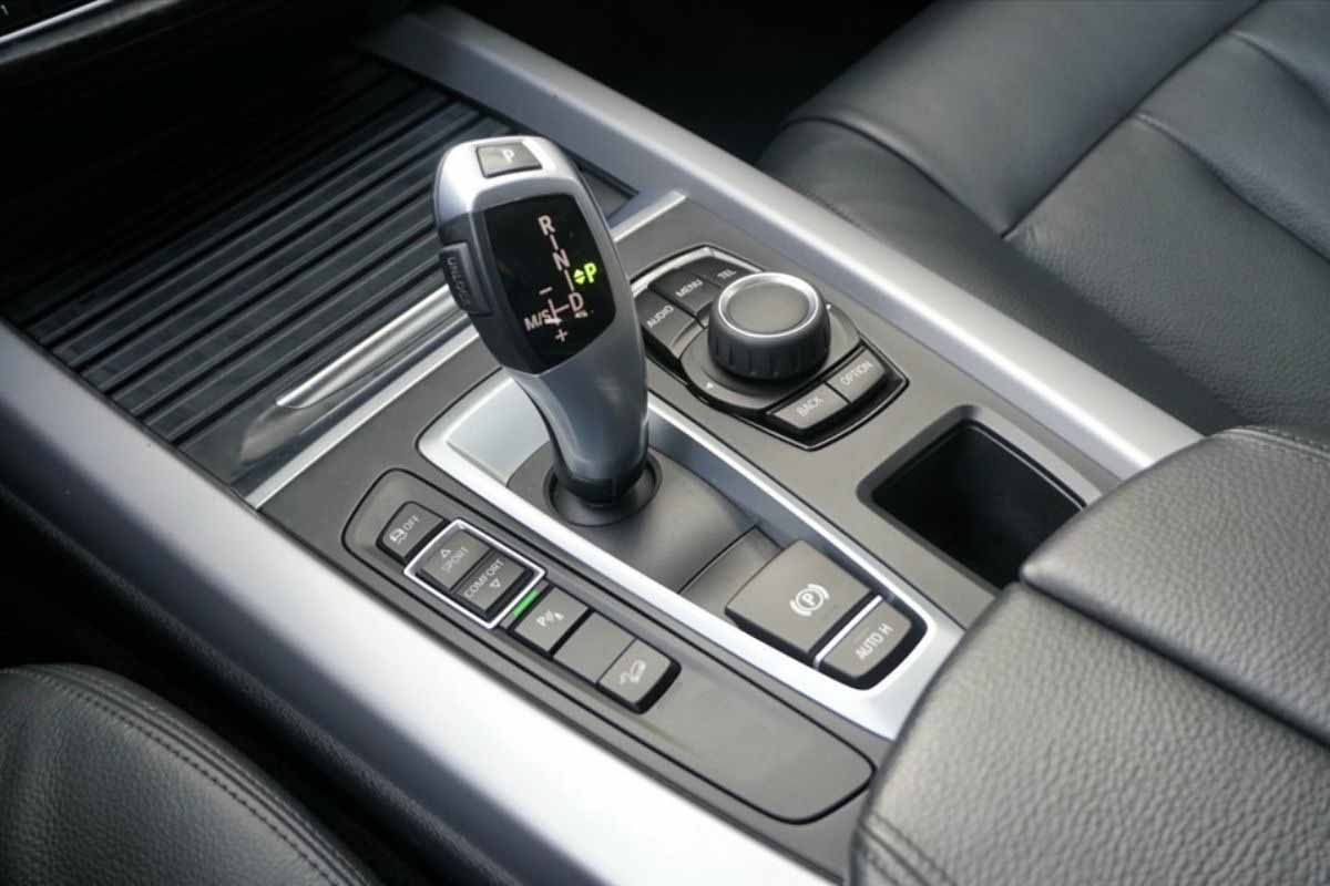 Cần số ô tô và các ký hiệu trên cần số ô tô