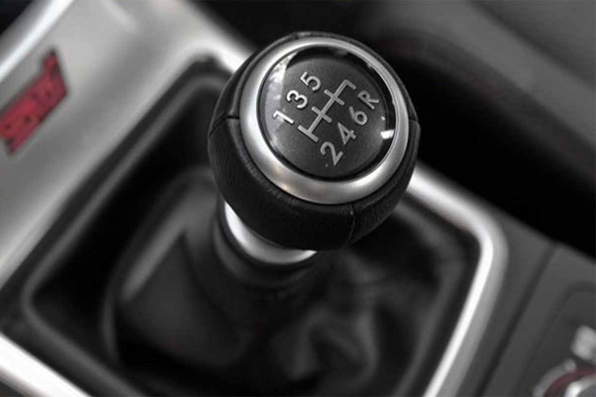 Cần số ô tô và các ký hiệu trên cần số ô tô