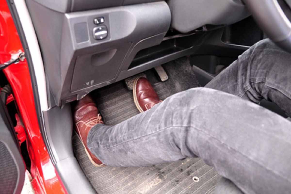 Cần số ô tô và các ký hiệu trên cần số ô tô